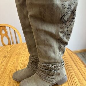 Stylish Women's Knee-High Boots